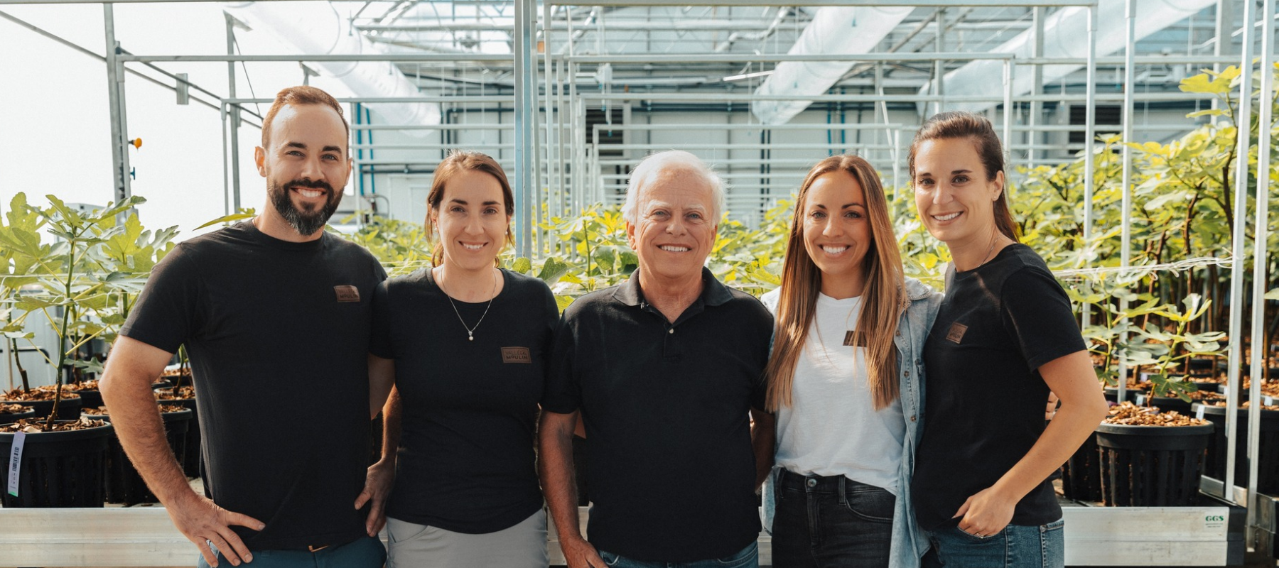 Famille Proulx sourire serre figuiers